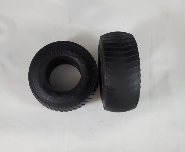 24.5-32 Pro-Puller Tires (1/16th Scale)