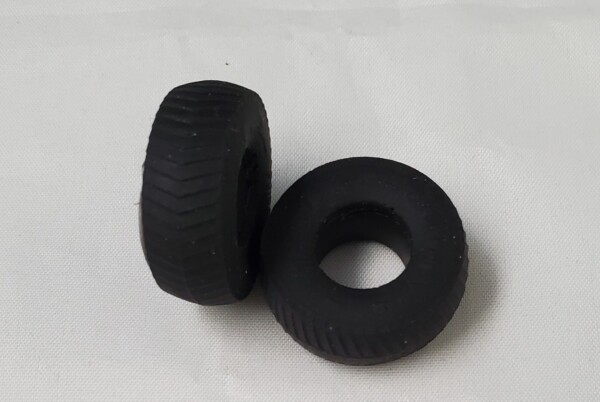 24.5-32 Pro-Puller Tires (1/64th Scale)